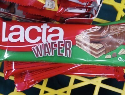 Lacta wafer hazelnut